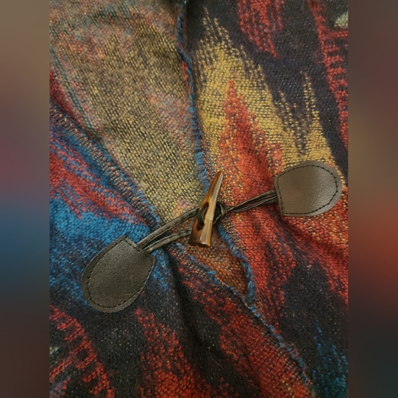 Ladies Medium Aztec/Western Poncho - Picture 6 of 7